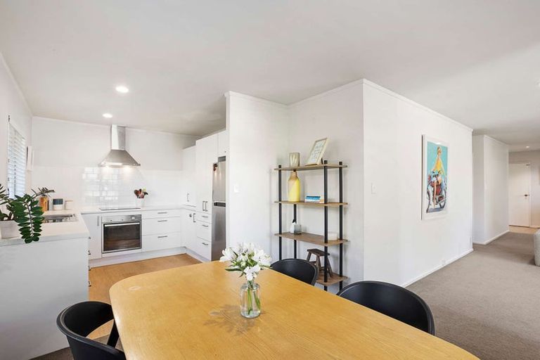 Photo of property in 55c Tramway Road, Beach Haven, Auckland, 0626