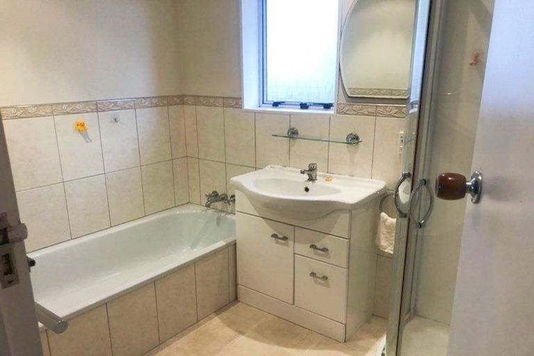 Photo of property in 77 Baylands Drive, Newlands, Wellington, 6037