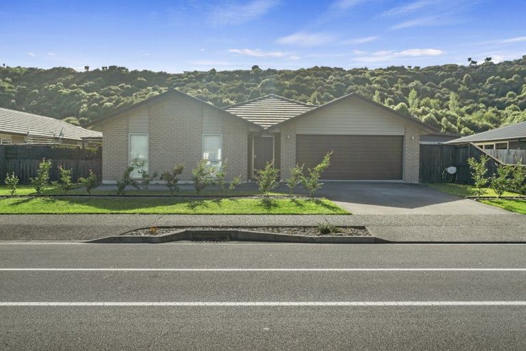 Photo of property in 269 Lakes Boulevard, Pyes Pa, Tauranga, 3112