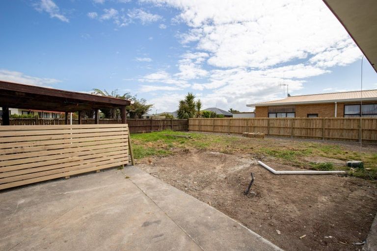 Photo of property in 14 Miller Place, Ngatea, 3503