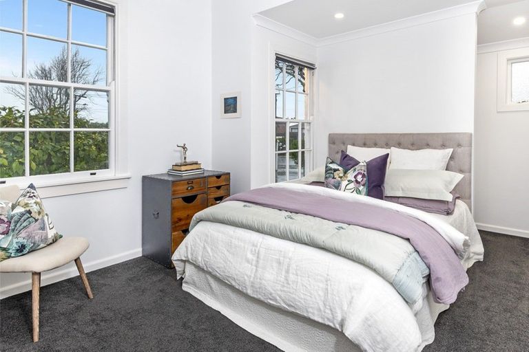 Photo of property in 72 Mellons Bay Road, Mellons Bay, Auckland, 2014