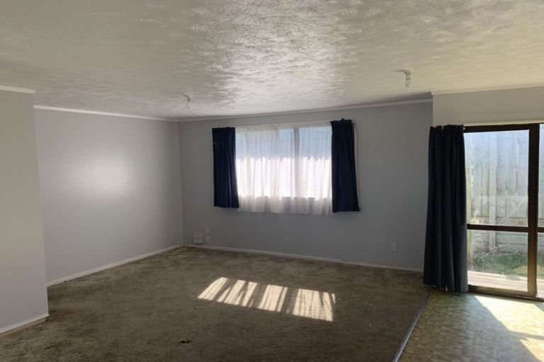 Photo of property in 6 Karyn Street, Castlecliff, Whanganui, 4501