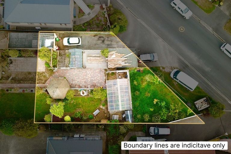 Photo of property in 11 Earls Road, Saint Clair, Dunedin, 9012