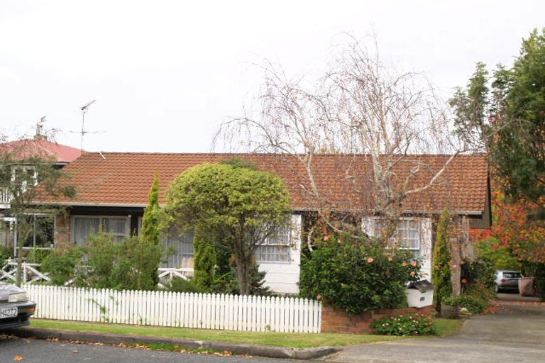 Photo of property in 1/27 Sale Street, Cockle Bay, Auckland, 2014