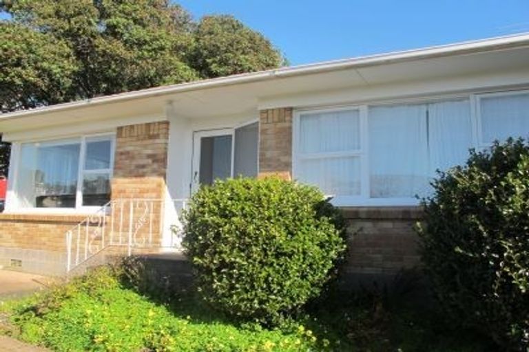 Photo of property in 1/5 Otakau Road, Milford, Auckland, 0620