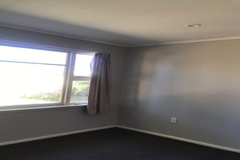 Photo of property in 4 Gladson Avenue, Sockburn, Christchurch, 8042