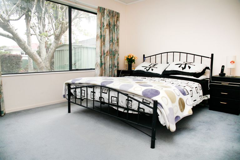 Photo of property in 1/45 Clevedon Road, Papakura, 2110