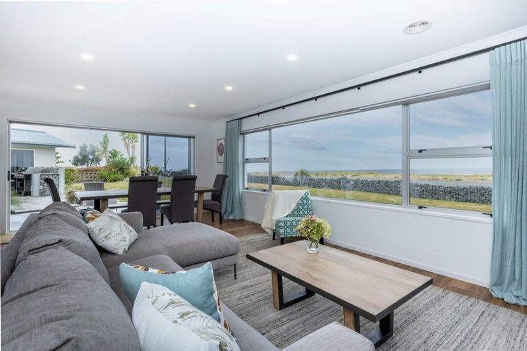 Photo of property in 60 Le Quesne Road, Bay View, Napier, 4104