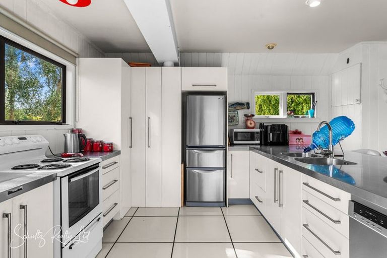 Photo of property in 38 Oxford Street, Whakapirau, Maungaturoto, 0583