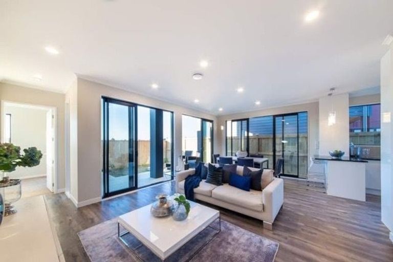 Photo of property in 32 Lockheed Street, Hobsonville, Auckland, 0618