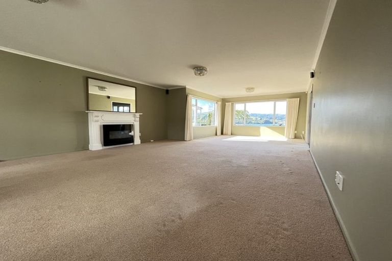 Photo of property in 33 Pendennis Point, Camborne, Porirua, 5026