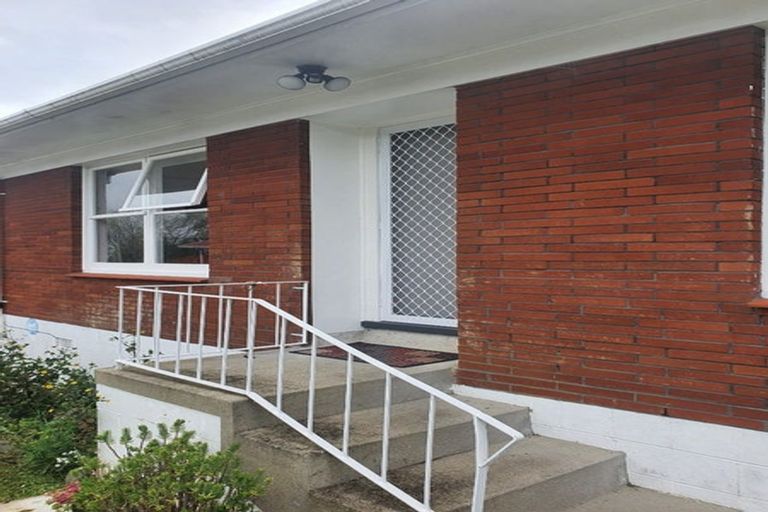 Photo of property in 1/14 Lynn Road, Bayview, Auckland, 0629