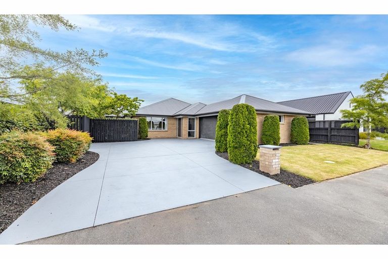 Photo of property in 6 Gosling Crescent, Halswell, Christchurch, 8025