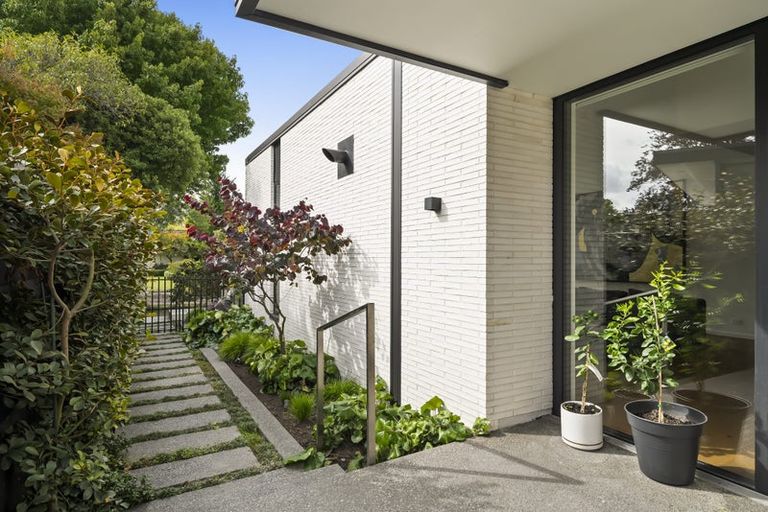 Photo of property in 27 Idris Road, Fendalton, Christchurch, 8052