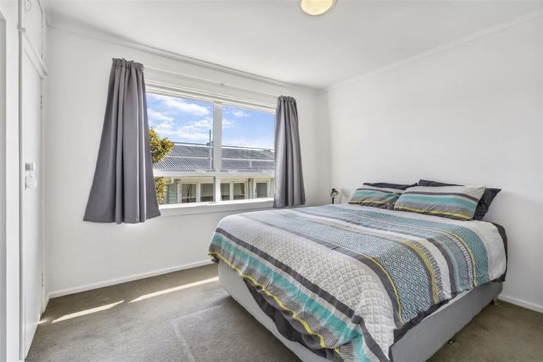 Photo of property in 2/28 Bay Street, Red Beach, 0932