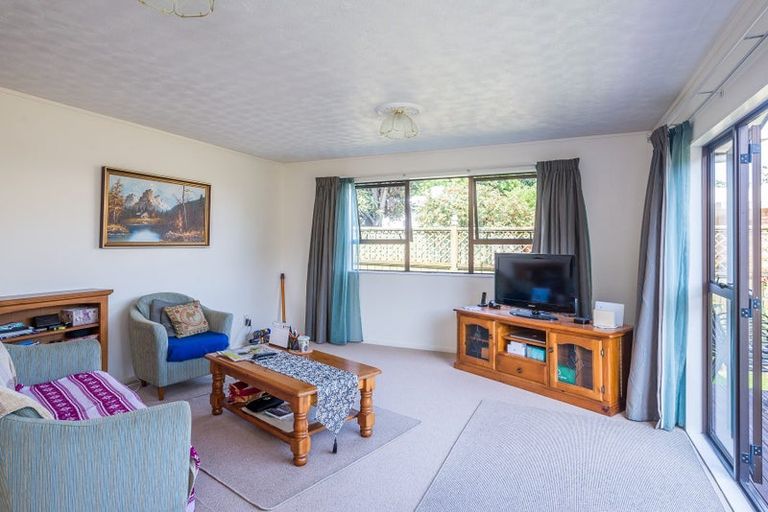 Photo of property in 5a Waimarie Avenue, Paraparaumu, 5032