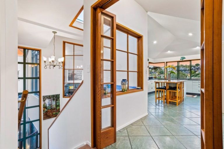 Photo of property in 1/48 Masterton Road, Rothesay Bay, Auckland, 0630