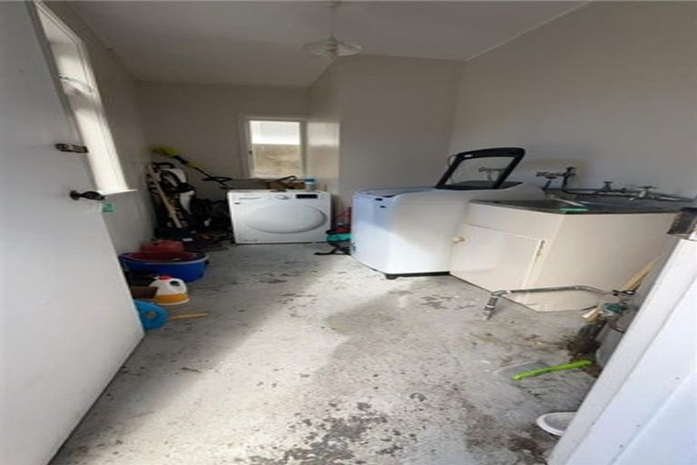 Photo of property in 56 Delhi Crescent, Khandallah, Wellington, 6035