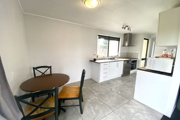Photo of property in 5 Crystal Place, Pukehangi, Rotorua, 3015
