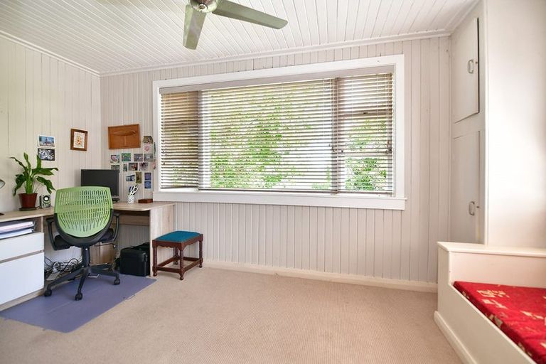 Photo of property in 13 Porter Crescent, Helensville, 0800