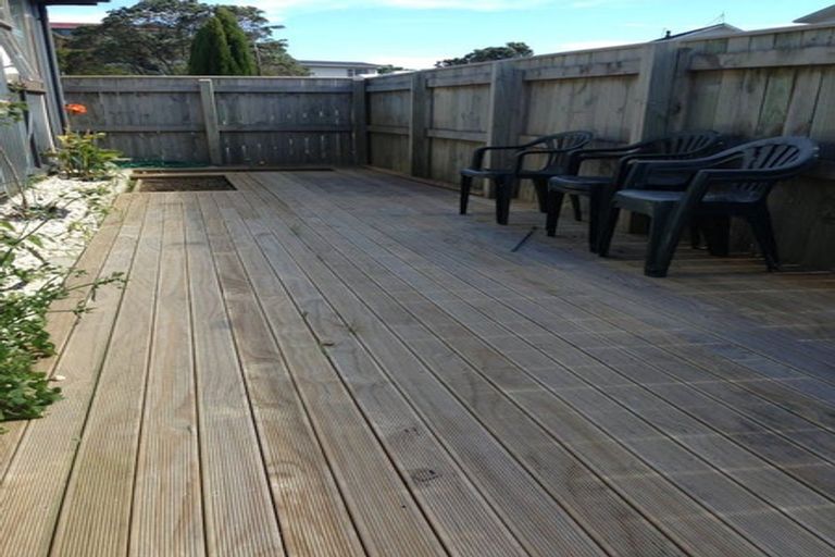 Photo of property in 12 Maple Grove, Kingston, Wellington, 6021