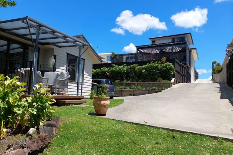 Photo of property in 59 Litten Road, Cockle Bay, Auckland, 2014