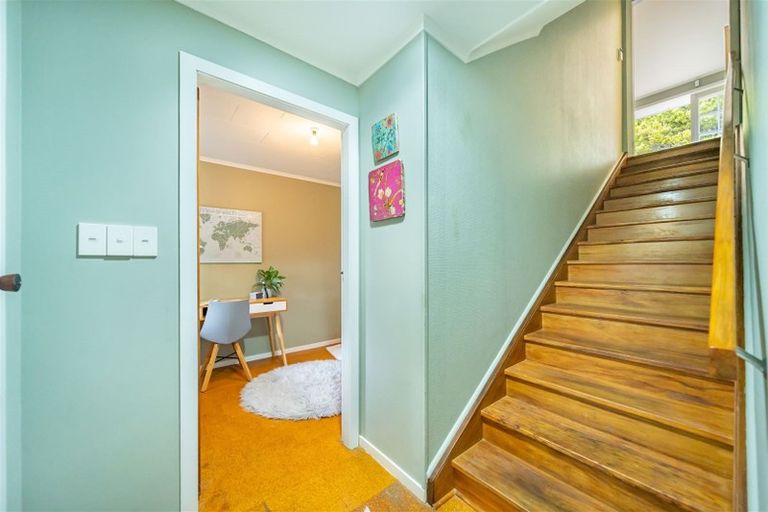 Photo of property in 28 Chichester Drive, Pinehaven, Upper Hutt, 5019