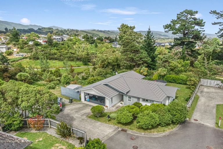 Photo of property in 28 Sunstone Crescent, Brown Owl, Upper Hutt, 5018