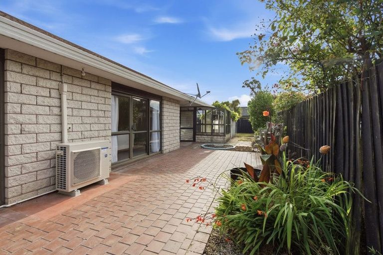 Photo of property in 16 Fernbrook Place, Mairehau, Christchurch, 8013