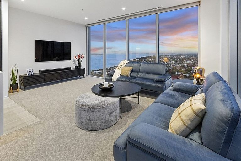 Photo of property in Sentinel Apartments, 2403/3 Northcroft Street, Takapuna, Auckland, 0622