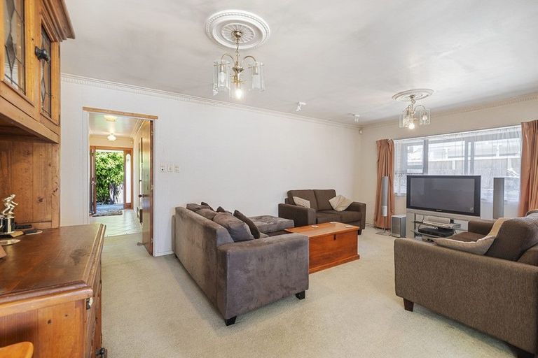 Photo of property in 2/19 South Street, Papakura, 2110