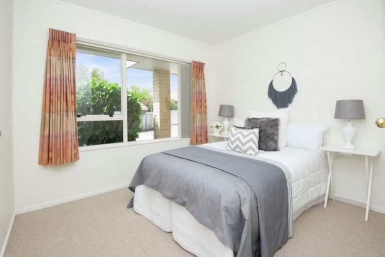 Photo of property in 2/39 Tarnica Road, Northpark, Auckland, 2013