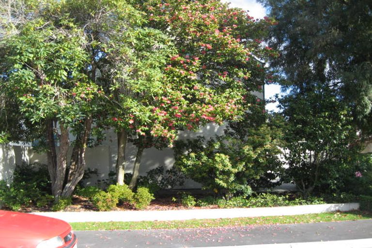 Photo of property in 37 Thornycroft Street, Fendalton, Christchurch, 8052