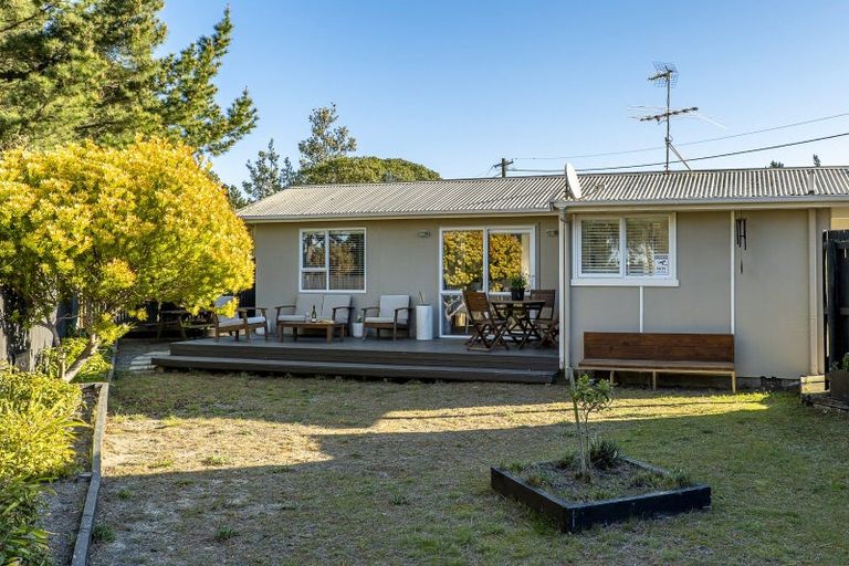 Photo of property in 15 South Crescent, Amberley, 7481