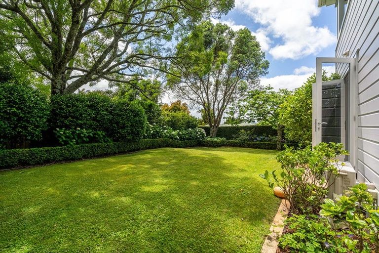 Photo of property in 73 Hinemoa Street, Birkenhead, Auckland, 0626