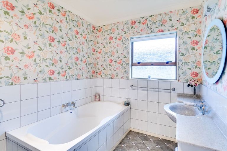 Photo of property in 22 Totara Street, Taradale, Napier, 4112