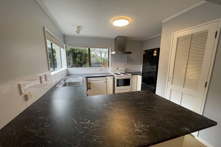 Photo of property in 6 Flinders Place, Johnsonville, Wellington, 6037