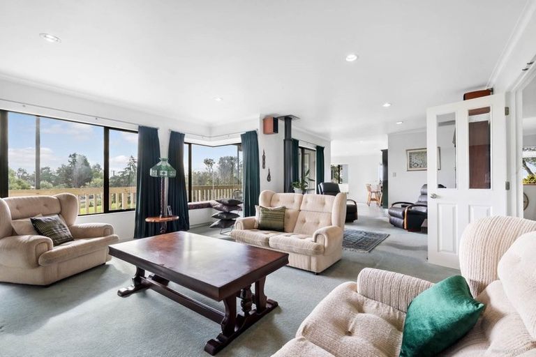 Photo of property in 1 Griggs Road, Whitford, Howick, 2571