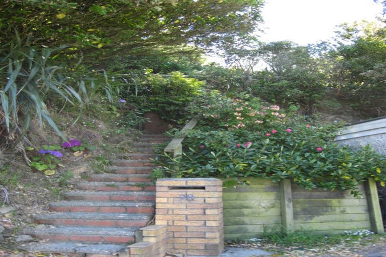 Photo of property in 98 Onslow Road, Khandallah, Wellington, 6035