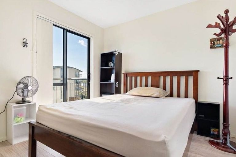 Photo of property in 5j/17 Crown Lynn Place, New Lynn, Auckland, 0600