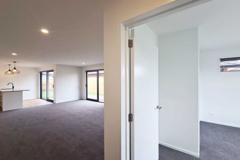 Photo of property in 22 Bill Hammond Drive, Belfast, 8051