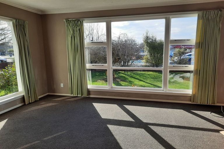 Photo of property in 147 Yaldhurst Road, Sockburn, Christchurch, 8042