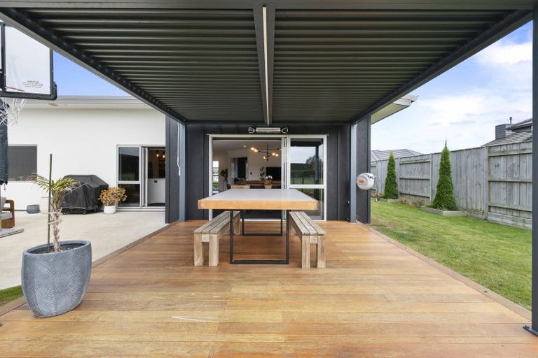 Photo of property in 42 Accolade Street, Maewa, Feilding, 4702