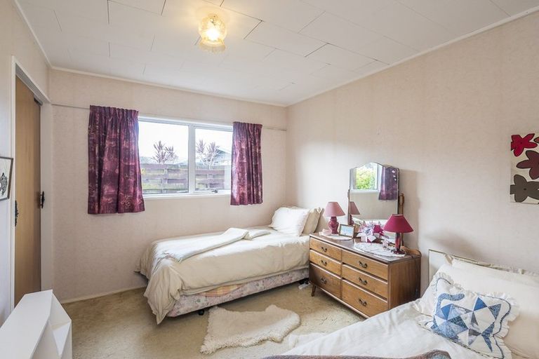 Photo of property in 2a Cypress Grove, Paraparaumu, 5032