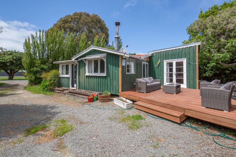 Photo of property in 16 Penfold Square, Leithfield, 7481