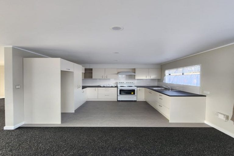 Photo of property in 1/14 Nerissa Place, Randwick Park, Auckland, 2105