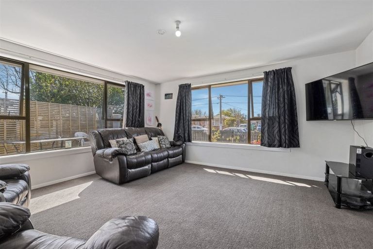Photo of property in 33 Bournemouth Crescent, Aranui, Christchurch, 8061