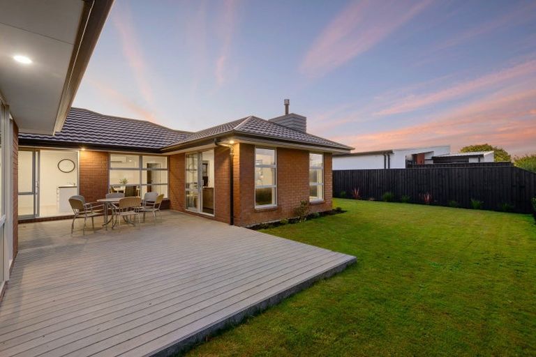 Photo of property in 16d Crown Close, Prebbleton, 7604