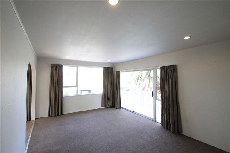 Photo of property in 82 Advene Road, Cockle Bay, Auckland, 2014