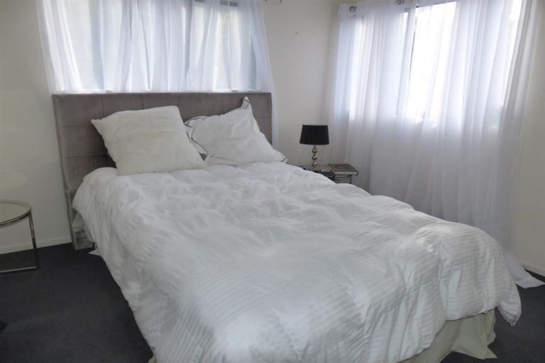 Photo of property in 9 Corsham Grove, Churton Park, Wellington, 6037